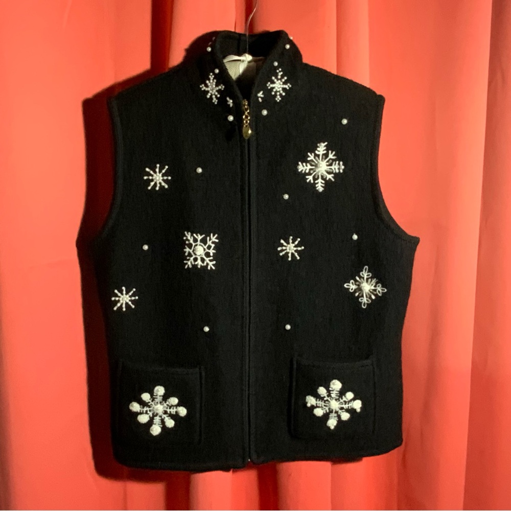 VINTAGE HOLIDAY SWEATER VEST  XL.  By Lisa International